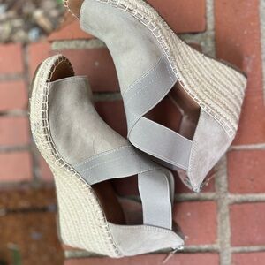 Gentle Soul Women's Sandals faux suede wedge sandals